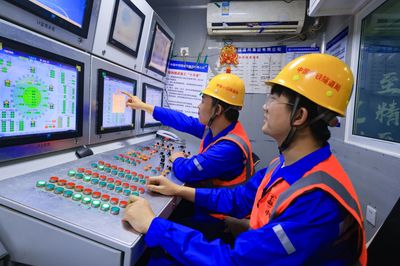 深圳首條跨海通道單線貫通，國內(nèi)在建最大直徑海底盾構(gòu)隧道智能化系統(tǒng)工程設(shè)計與施工